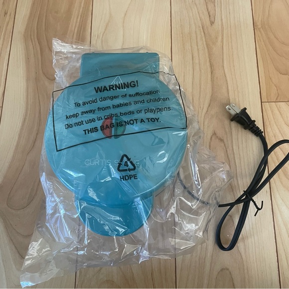 Curtis Stone Stuffed Waffle Maker - Picture 2 of 5